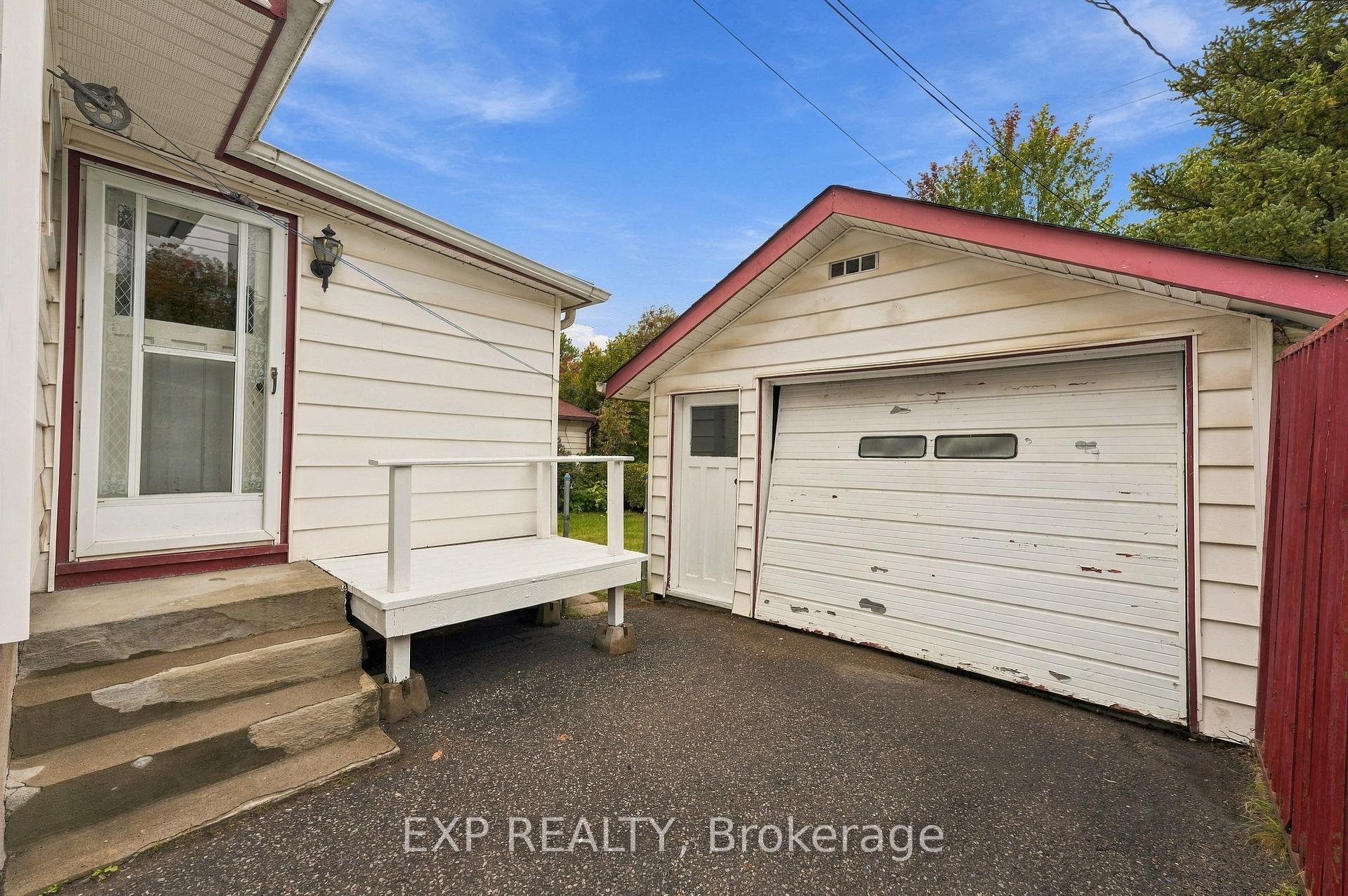 Photo 36 of 724 Mckellar Street, Peterborough, Otonabee Ward 1 — HOMEH