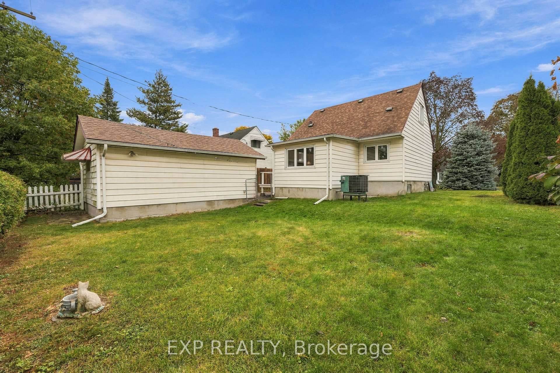 Photo 37 of 724 Mckellar Street, Peterborough, Otonabee Ward 1 — HOMEH