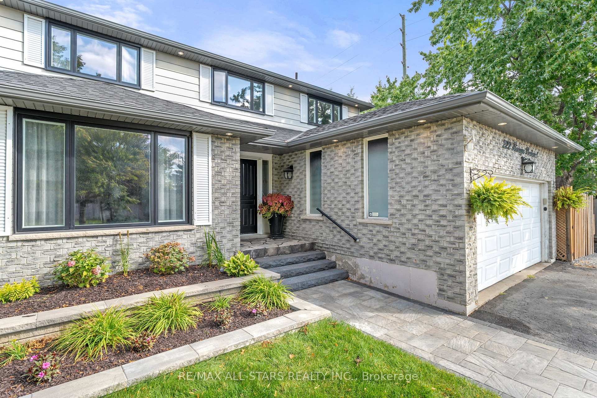 Photo 3 of 222 Biscayne Boulevard, Georgina, Keswick South — HOMEH