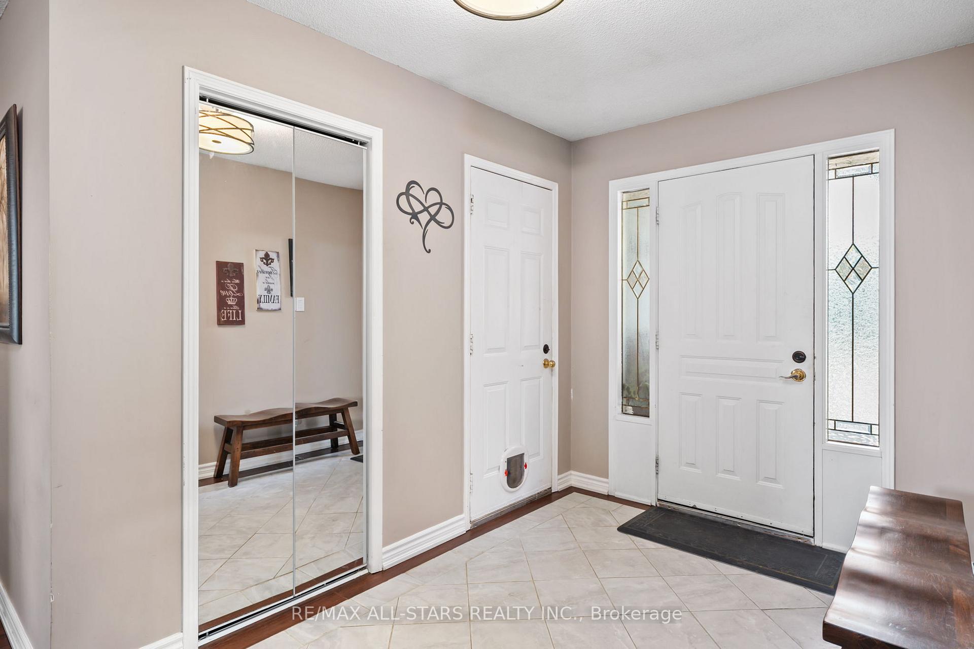 Photo 4 of 222 Biscayne Boulevard, Georgina, Keswick South — HOMEH