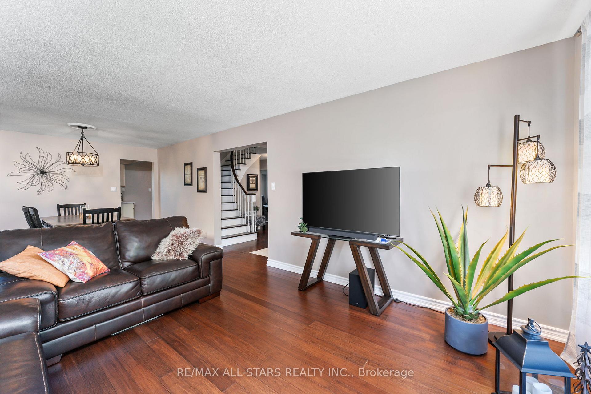 Photo 7 of 222 Biscayne Boulevard, Georgina, Keswick South — HOMEH