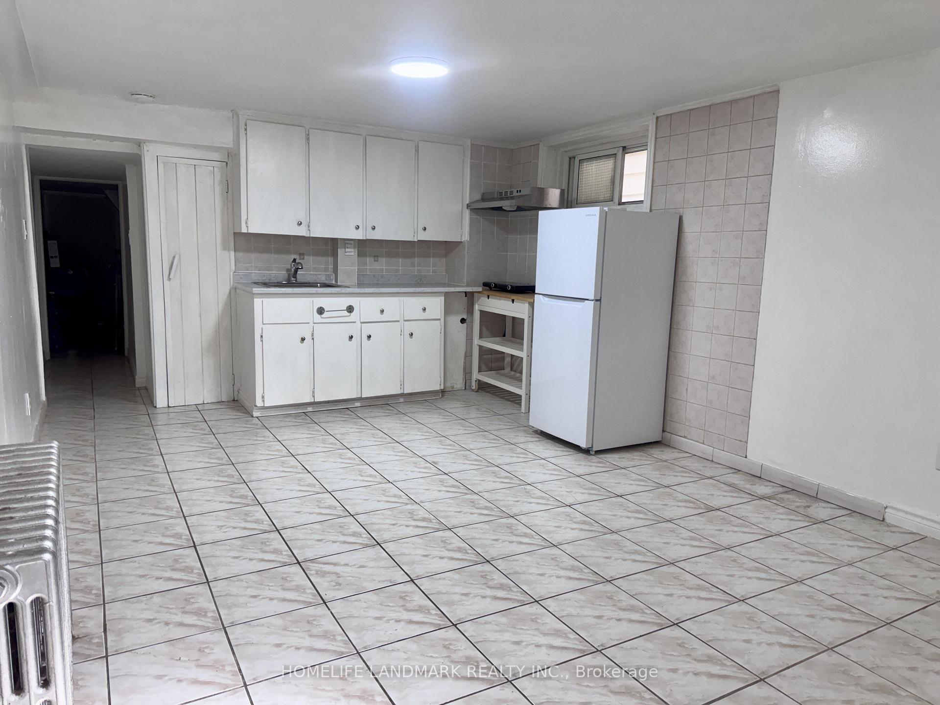 Photo 3 of Unit Lower, 415 Delaware Avenue, Toronto, Dovercourt-Wallace Emerson-Junction — HOMEH