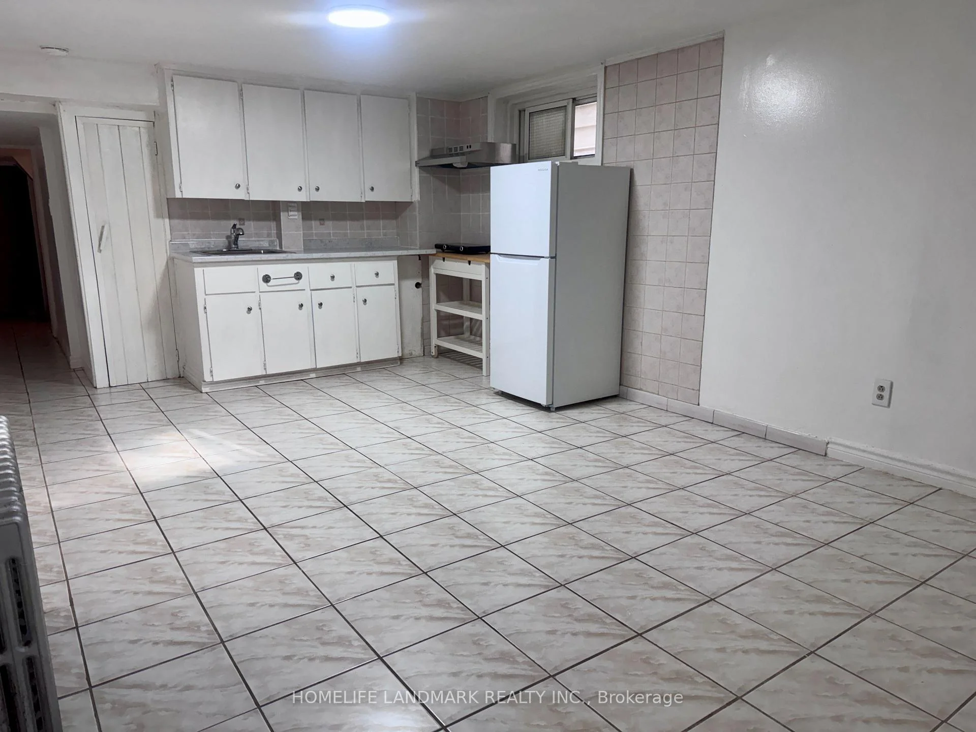 Photo 4 of Unit Lower, 415 Delaware Avenue, Toronto, Dovercourt-Wallace Emerson-Junction — HOMEH