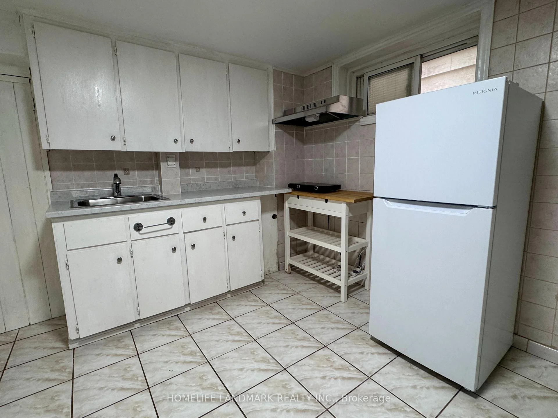 Photo 9 of Unit Lower, 415 Delaware Avenue, Toronto, Dovercourt-Wallace Emerson-Junction — HOMEH
