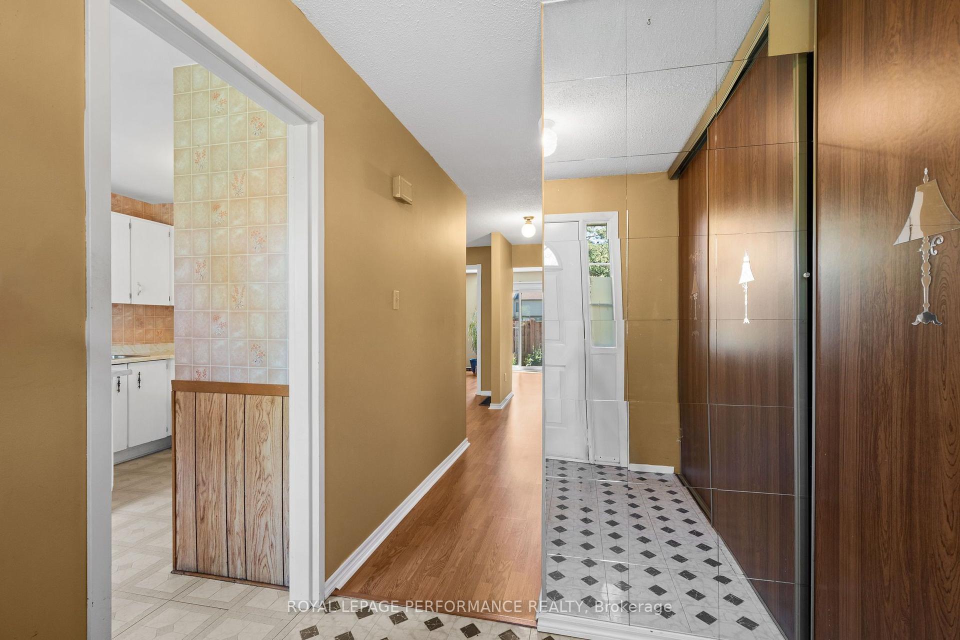 Photo 6 of Unit 62, 820 Cahill Drive W, Ottawa, Hunt Club — HOMEH