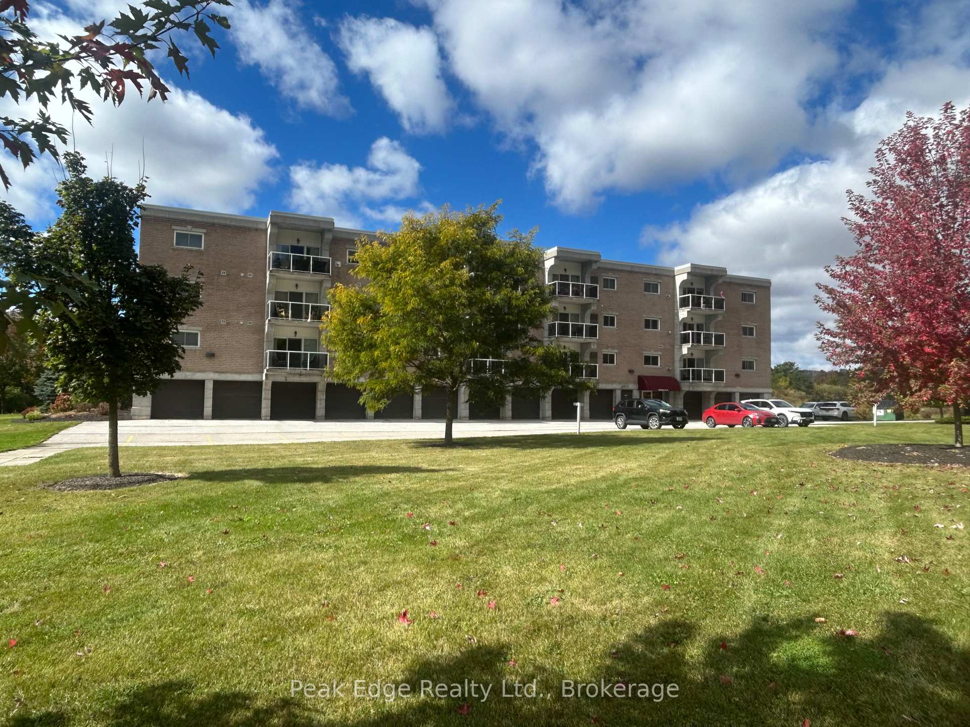 Photo of Unit 208, 125 William Street N