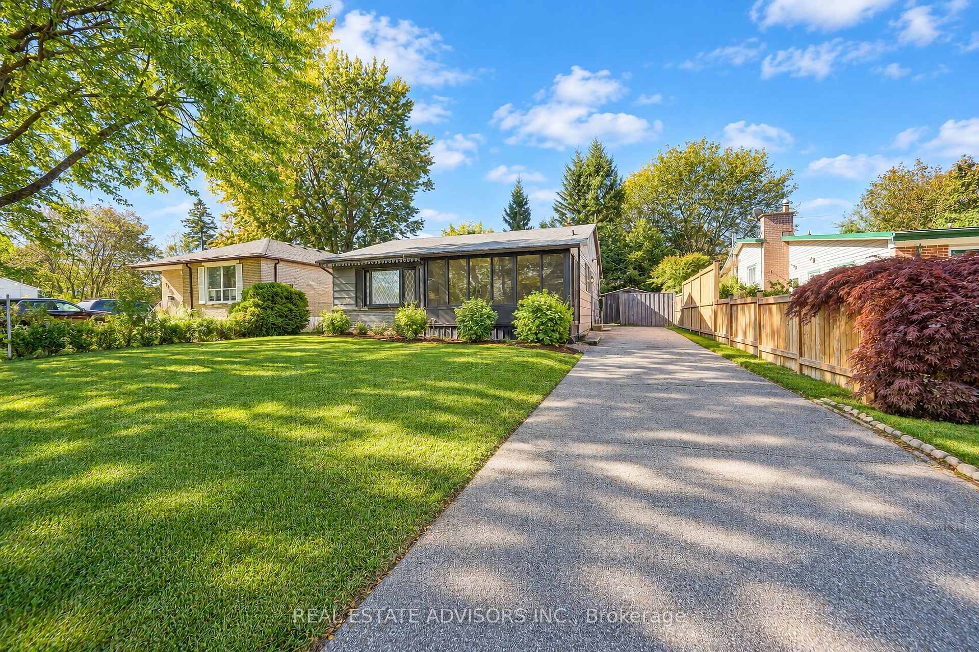 Photo 2 of 712 Annland Street, Pickering, Bay Ridges — HOMEH