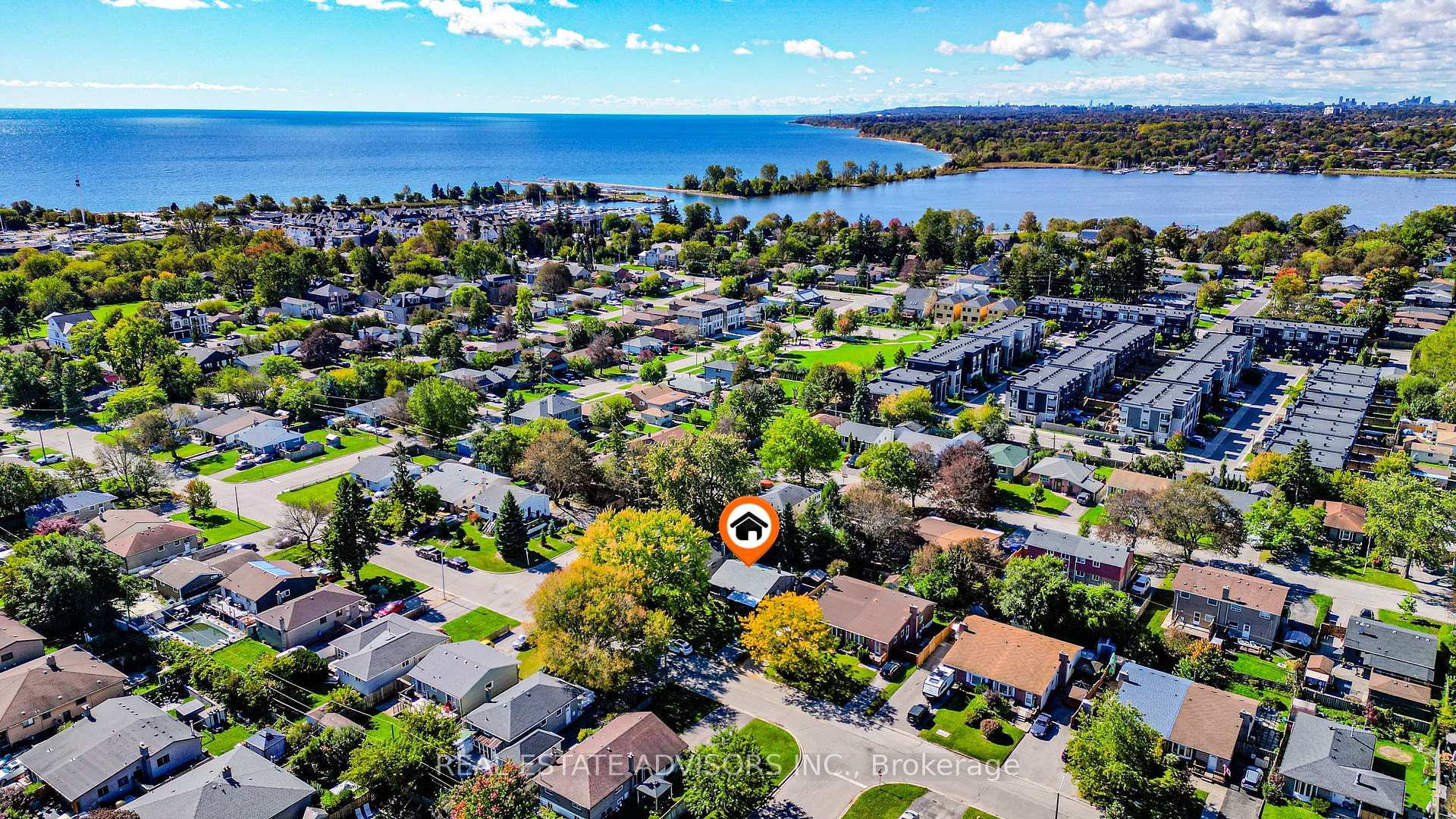 Photo 4 of 712 Annland Street, Pickering, Bay Ridges — HOMEH
