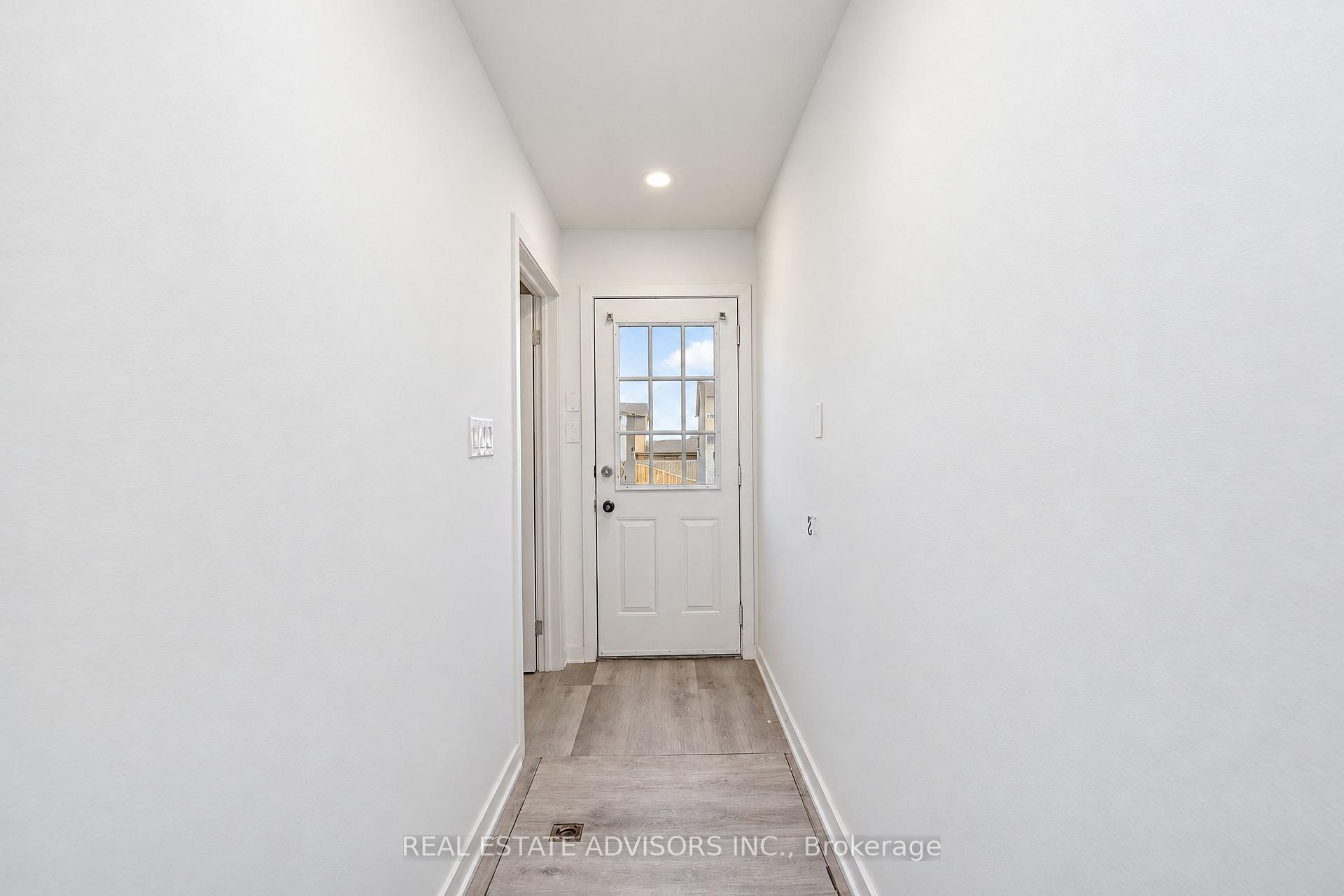 Photo 5 of 712 Annland Street, Pickering, Bay Ridges — HOMEH
