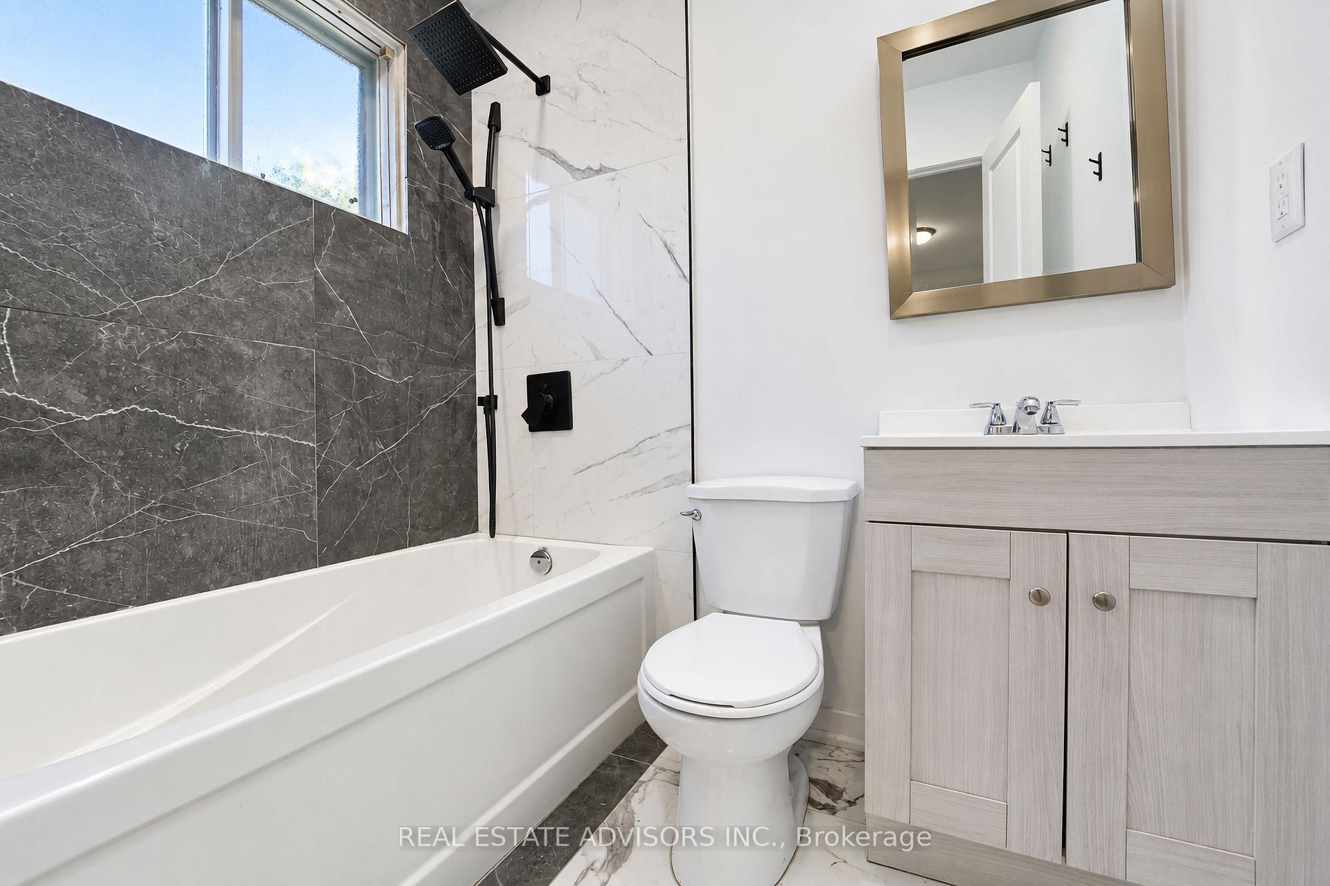 Photo 6 of 712 Annland Street, Pickering, Bay Ridges — HOMEH