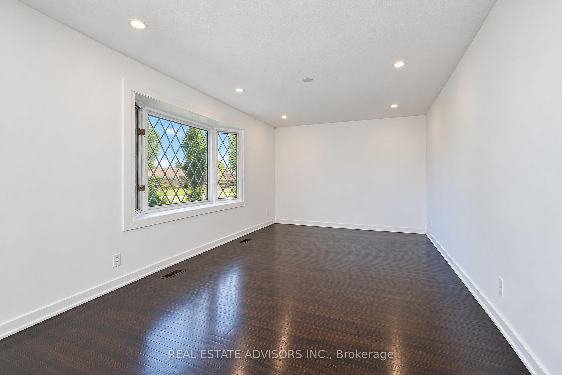 Photo 8 of 712 Annland Street, Pickering, Bay Ridges — HOMEH