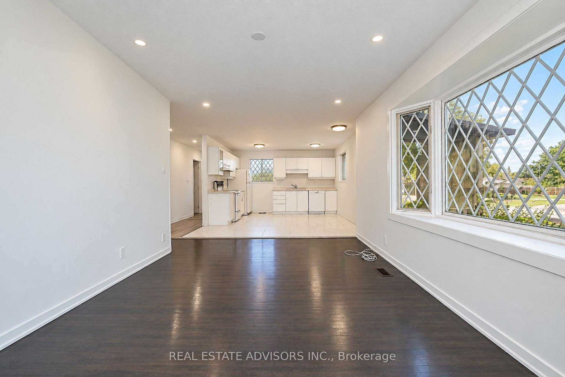 Photo 9 of 712 Annland Street, Pickering, Bay Ridges — HOMEH