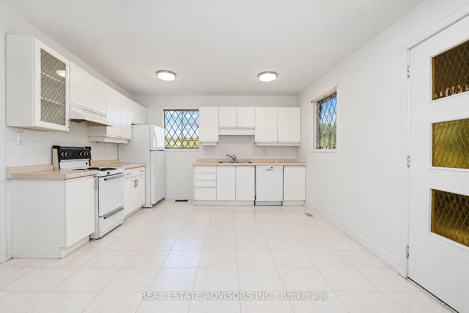 Photo 11 of 712 Annland Street, Pickering, Bay Ridges — HOMEH