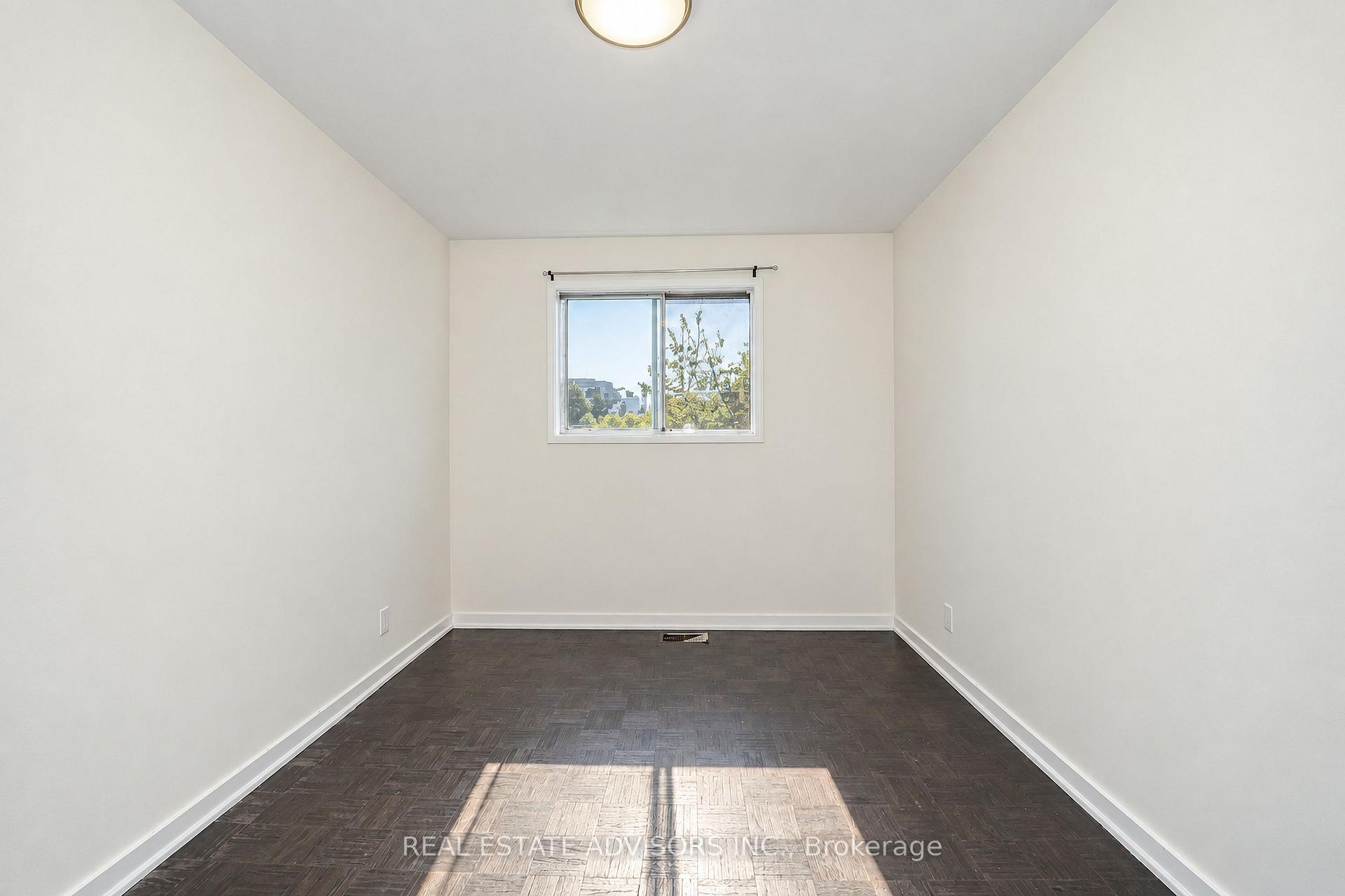 Photo 12 of 712 Annland Street, Pickering, Bay Ridges — HOMEH
