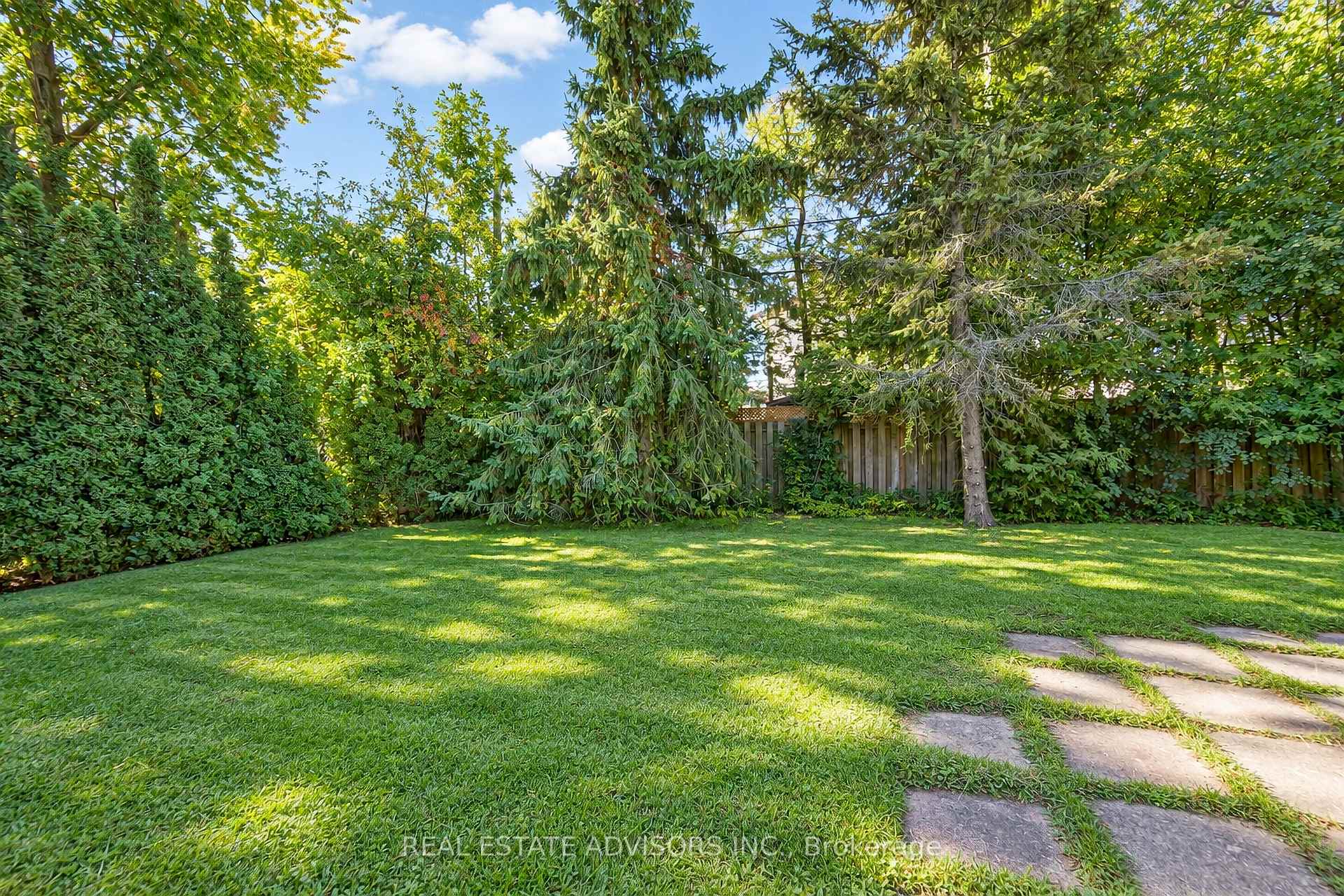 Photo 25 of 712 Annland Street, Pickering, Bay Ridges — HOMEH