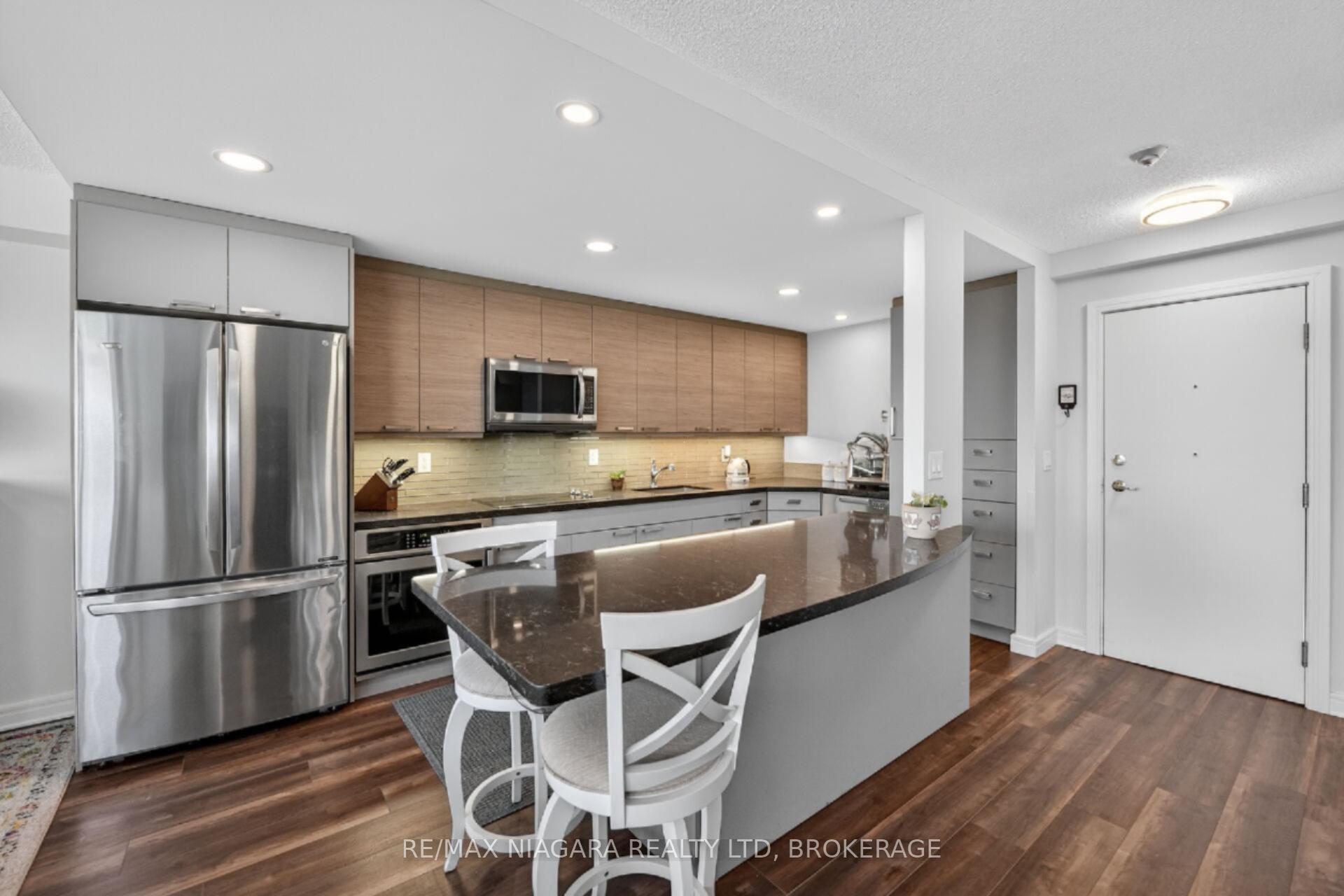 Photo 3 of Unit 711, 81 Scott Street, St. Catharines, Lakeport — HOMEH