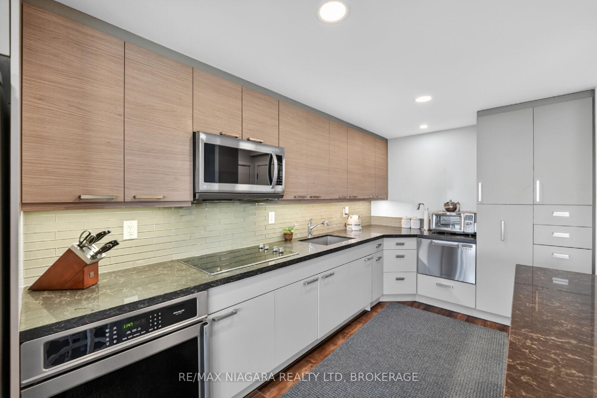 Photo 4 of Unit 711, 81 Scott Street, St. Catharines, Lakeport — HOMEH