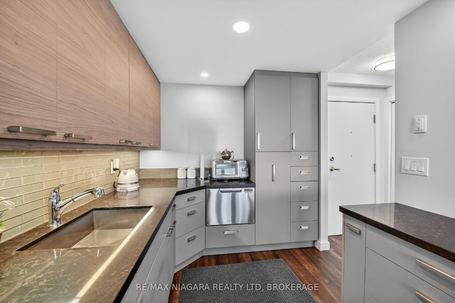 Photo 5 of Unit 711, 81 Scott Street, St. Catharines, Lakeport — HOMEH