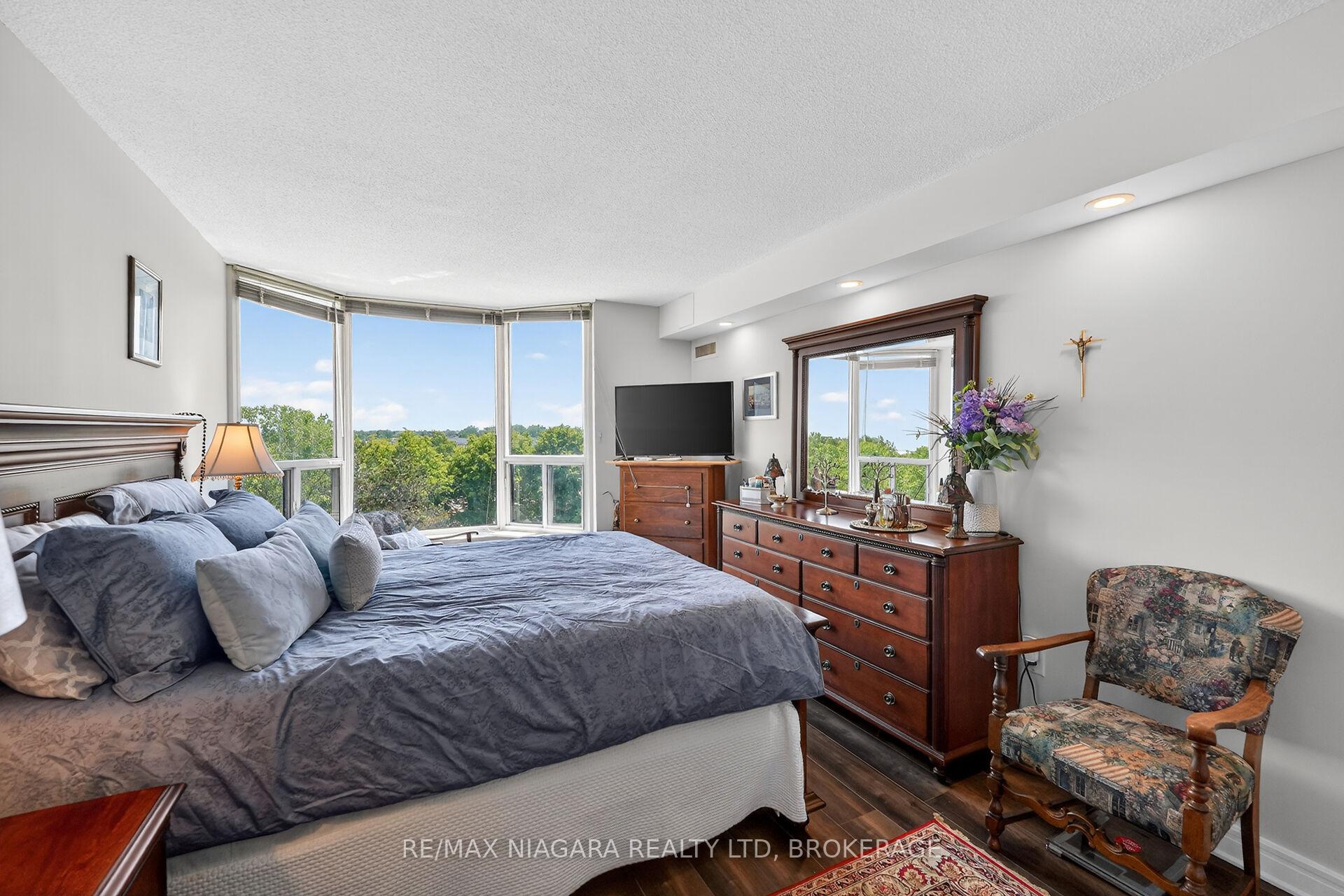 Photo 13 of Unit 711, 81 Scott Street, St. Catharines, Lakeport — HOMEH