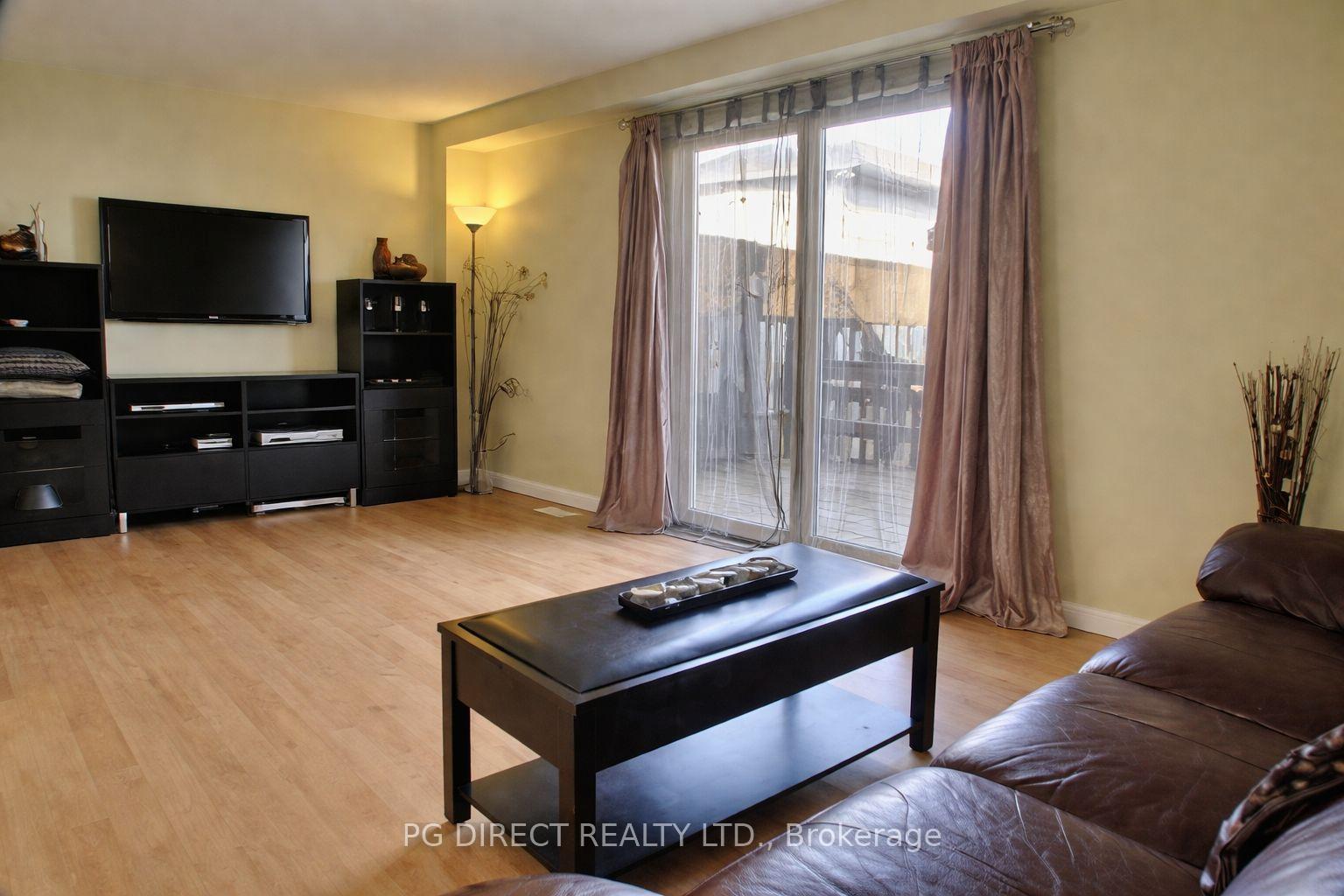 Photo 5 of 100 Foxglove Crescent, Kitchener, Larentian West — HOMEH
