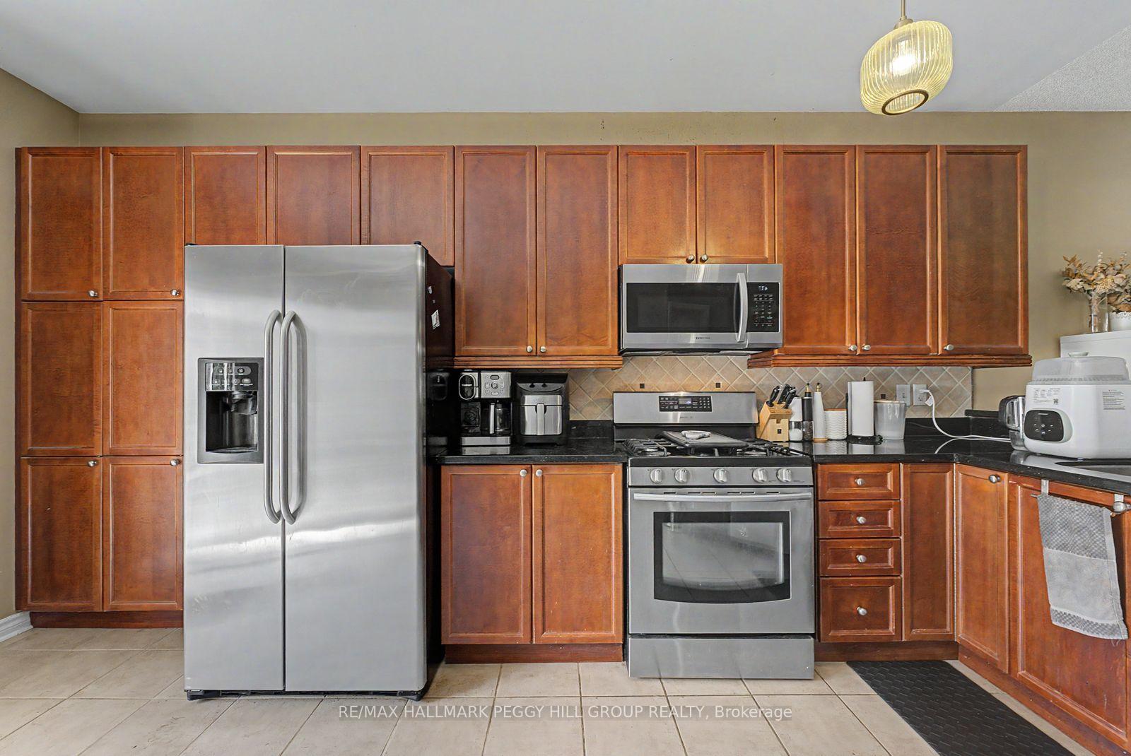 Photo 3 of Unit Upper, 65 Jessica Drive, Barrie, Painswick South — HOMEH