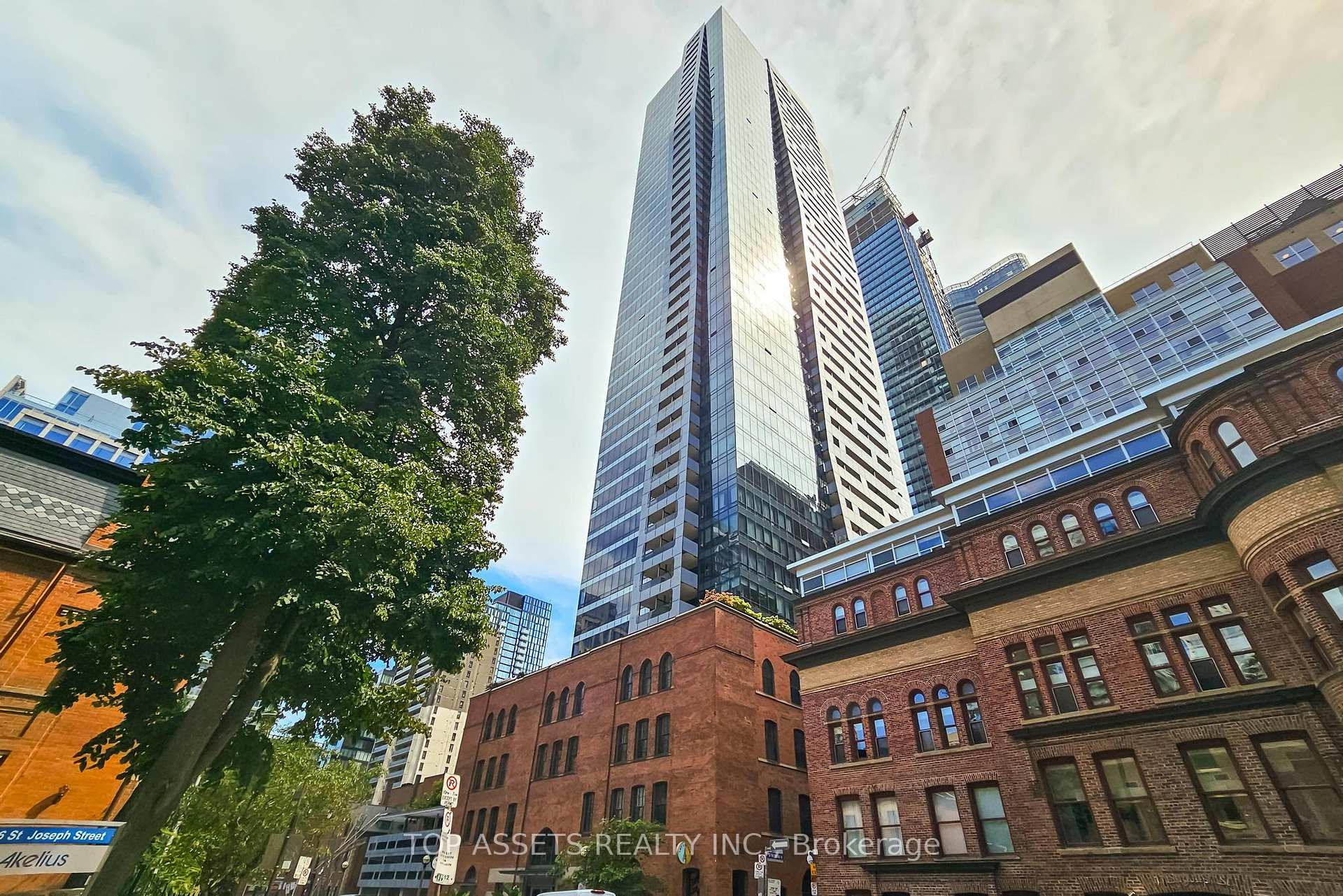 Photo of Unit 2206, 5 St. Joseph Street