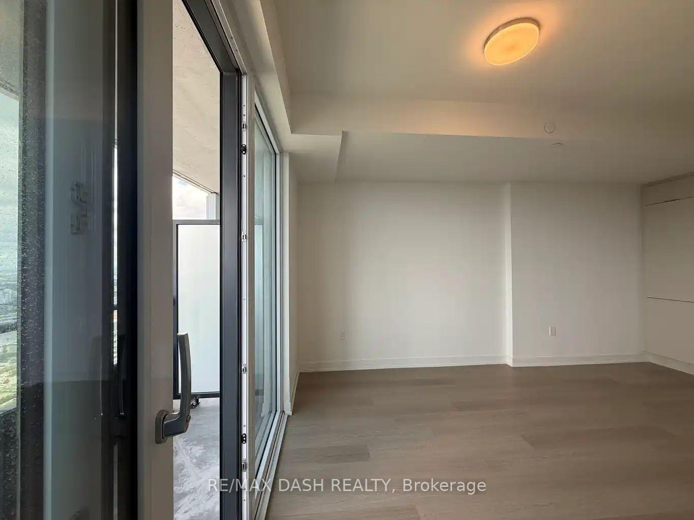 Photo 8 of Unit 5604, 448 Burnhamthorpe Road W, Mississauga, City Centre — HOMEH