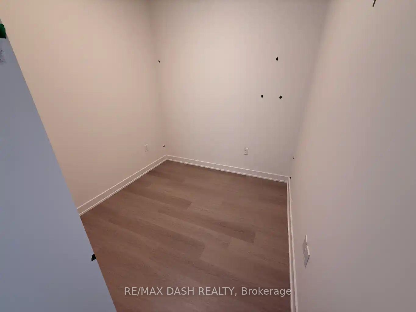 Photo 9 of Unit 5604, 448 Burnhamthorpe Road W, Mississauga, City Centre — HOMEH