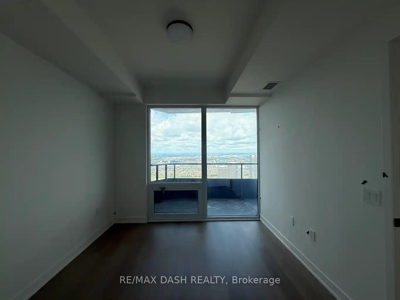 Photo 12 of Unit 5604, 448 Burnhamthorpe Road W, Mississauga, City Centre — HOMEH