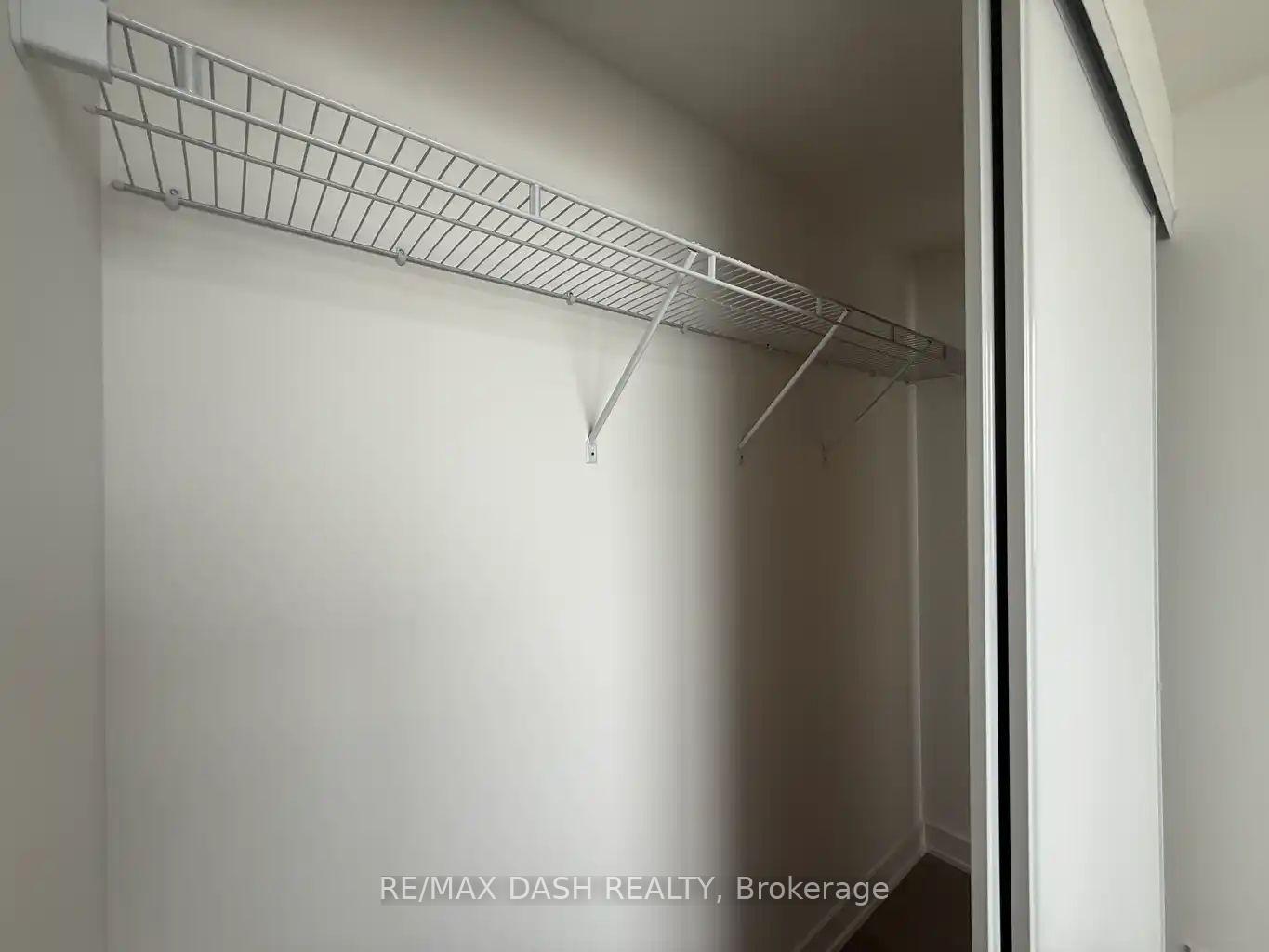 Photo 13 of Unit 5604, 448 Burnhamthorpe Road W, Mississauga, City Centre — HOMEH