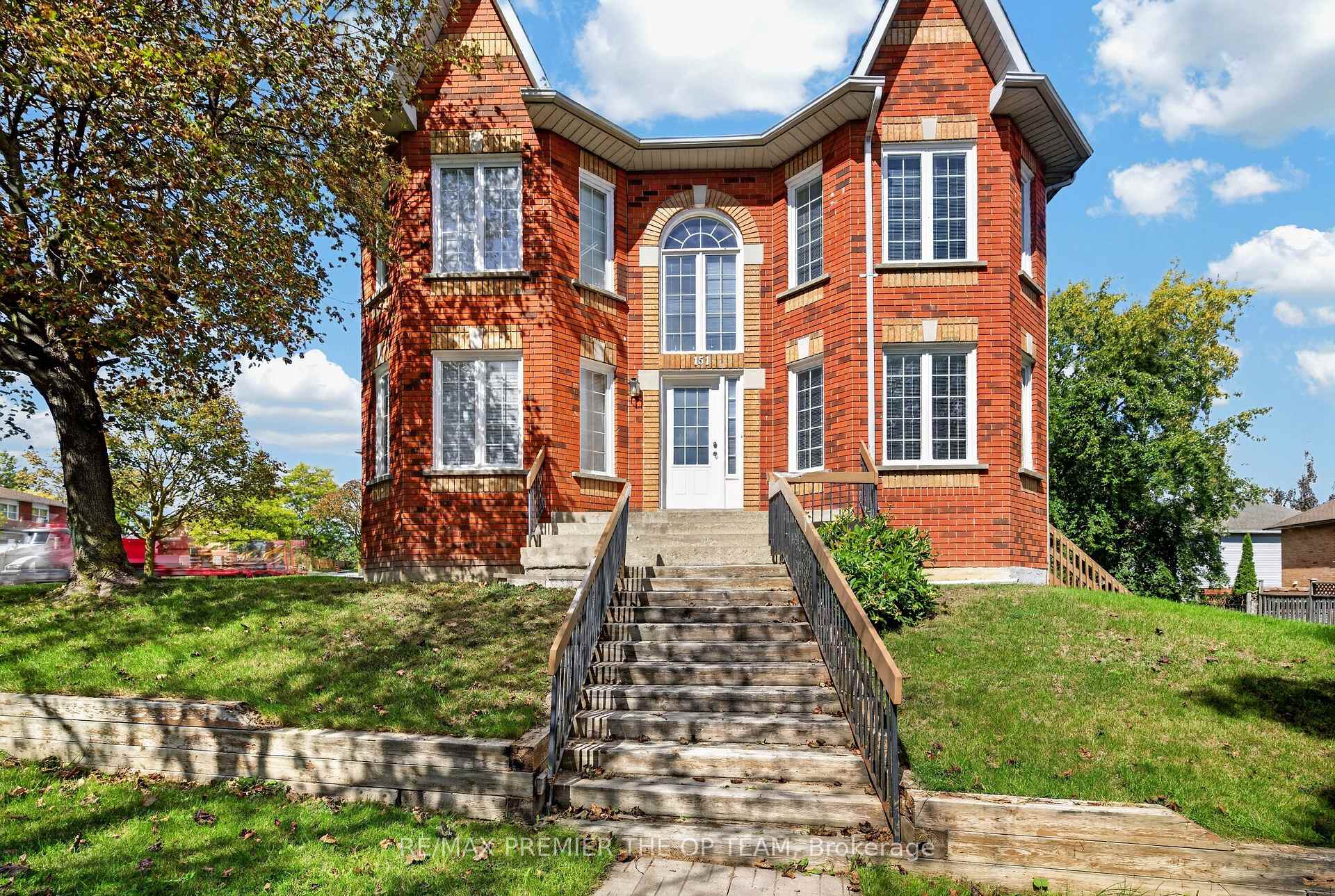 Photo 3 of 151 Stellick Avenue, Newmarket, Armitage — HOMEH