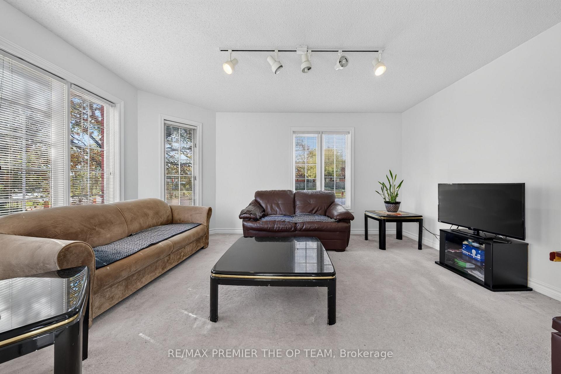 Photo 6 of 151 Stellick Avenue, Newmarket, Armitage — HOMEH