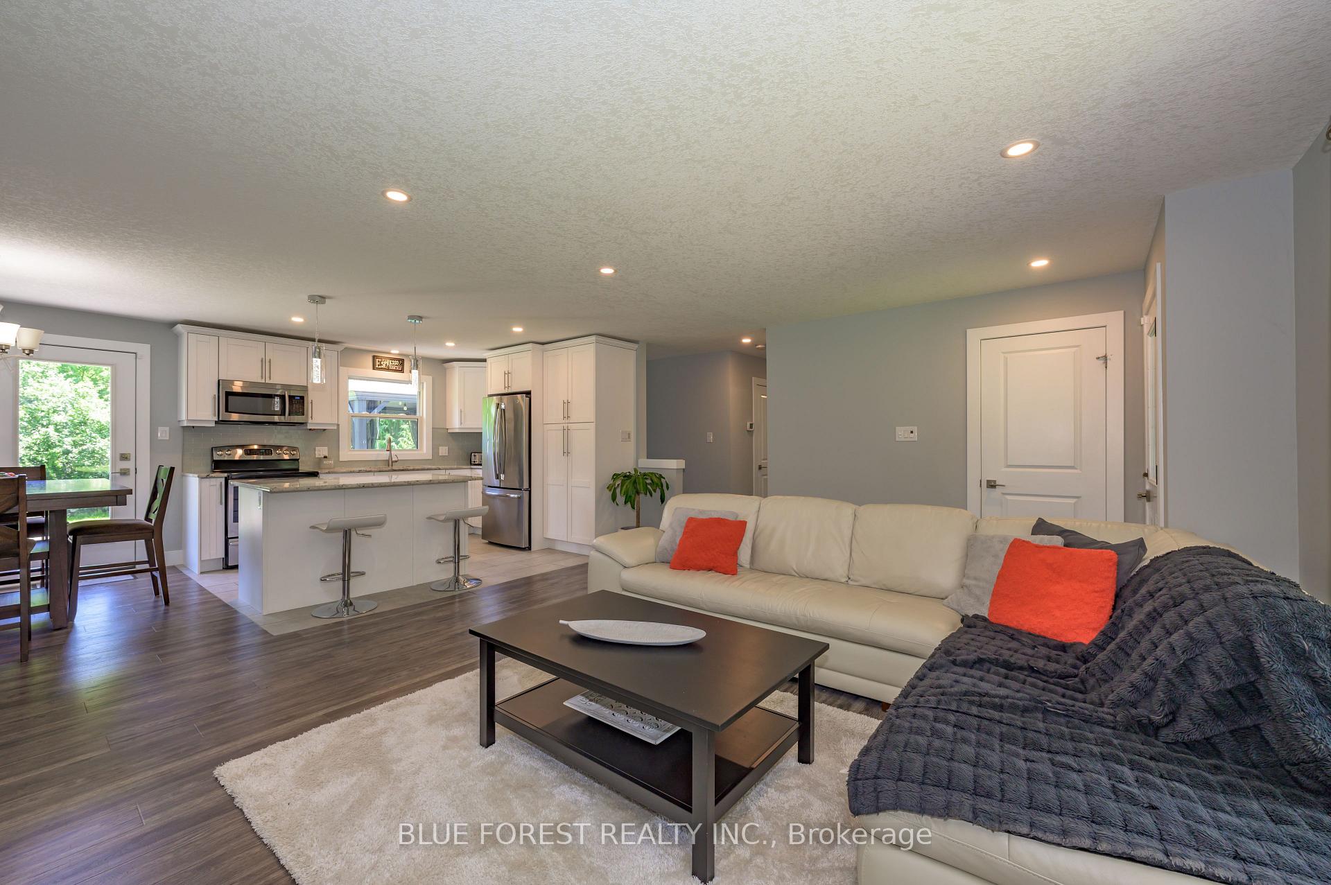 Photo 7 of 966 Glenbanner Road, London, South Y — HOMEH