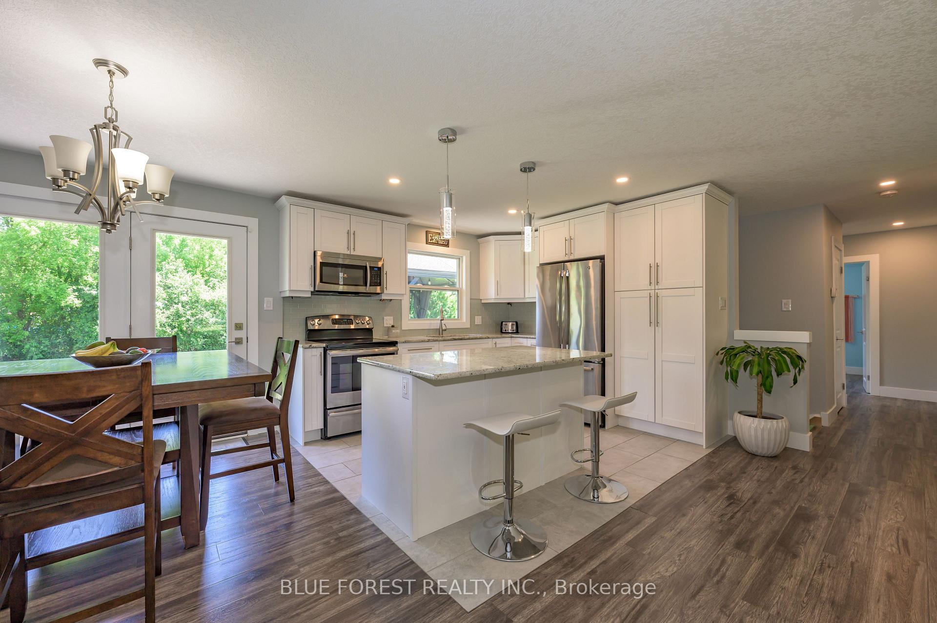 Photo 8 of 966 Glenbanner Road, London, South Y — HOMEH