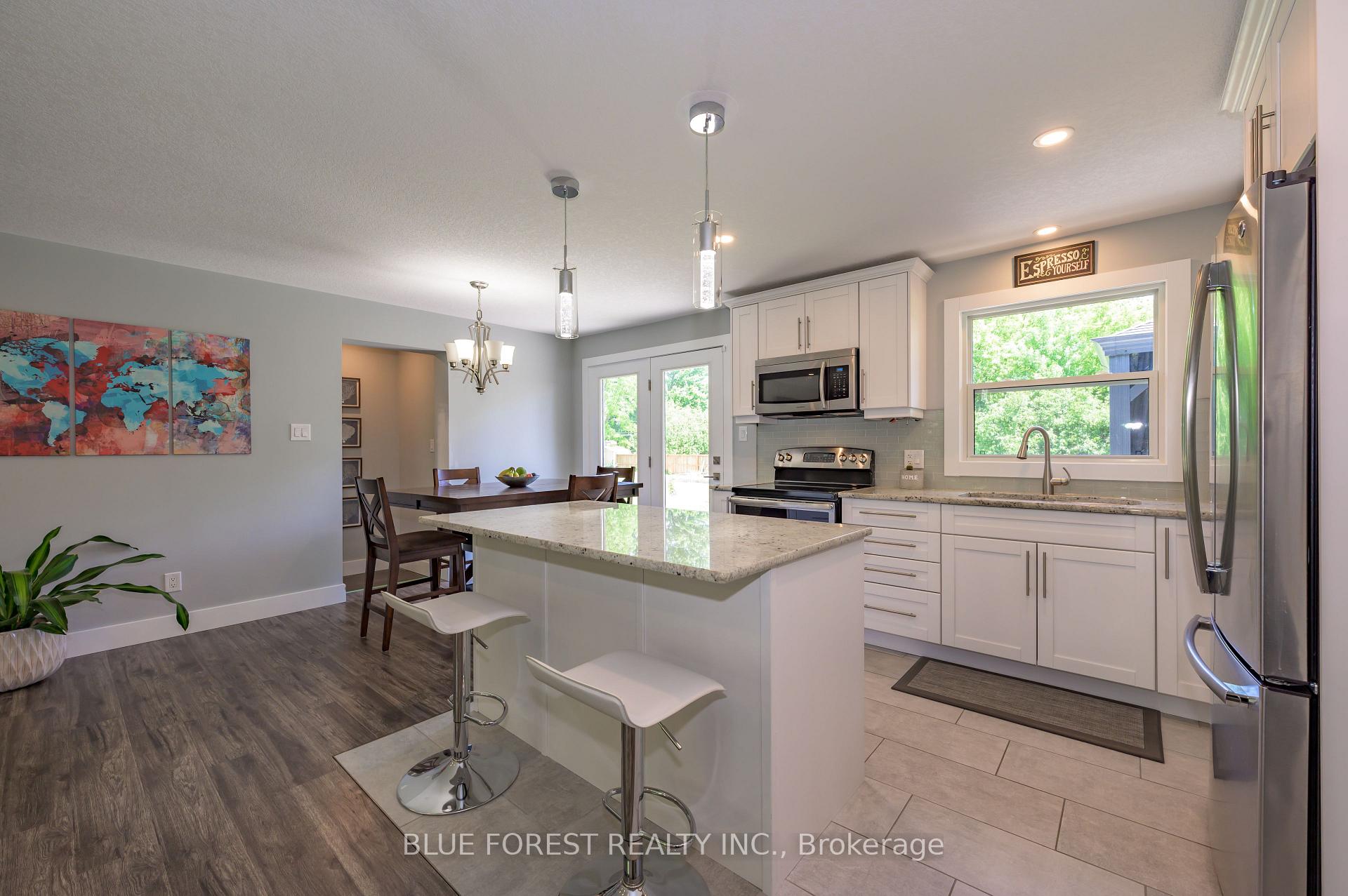 Photo 9 of 966 Glenbanner Road, London, South Y — HOMEH