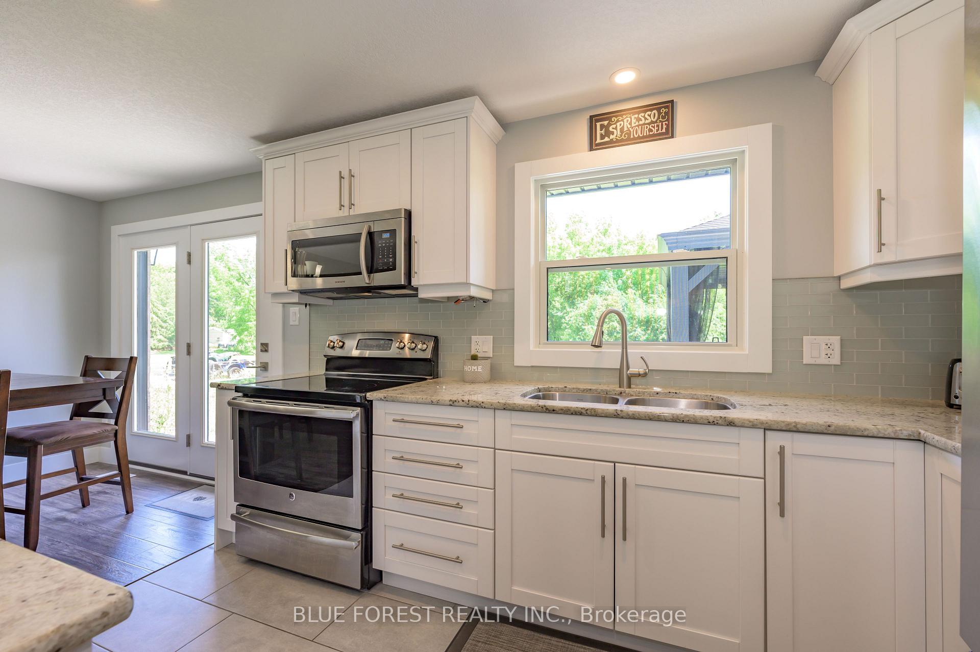 Photo 12 of 966 Glenbanner Road, London, South Y — HOMEH