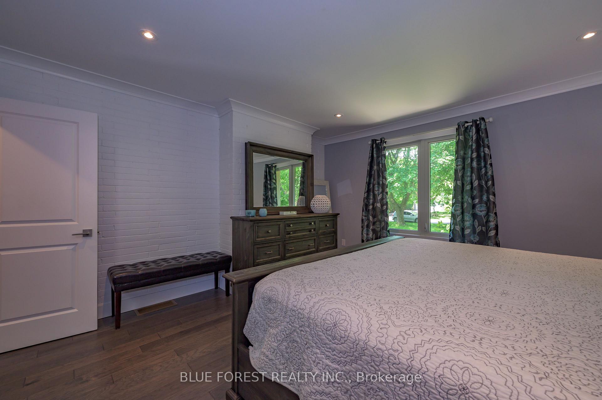 Photo 15 of 966 Glenbanner Road, London, South Y — HOMEH