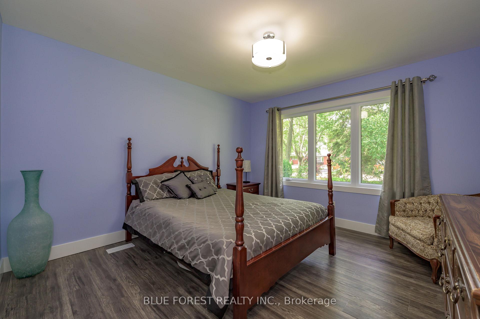 Photo 18 of 966 Glenbanner Road, London, South Y — HOMEH