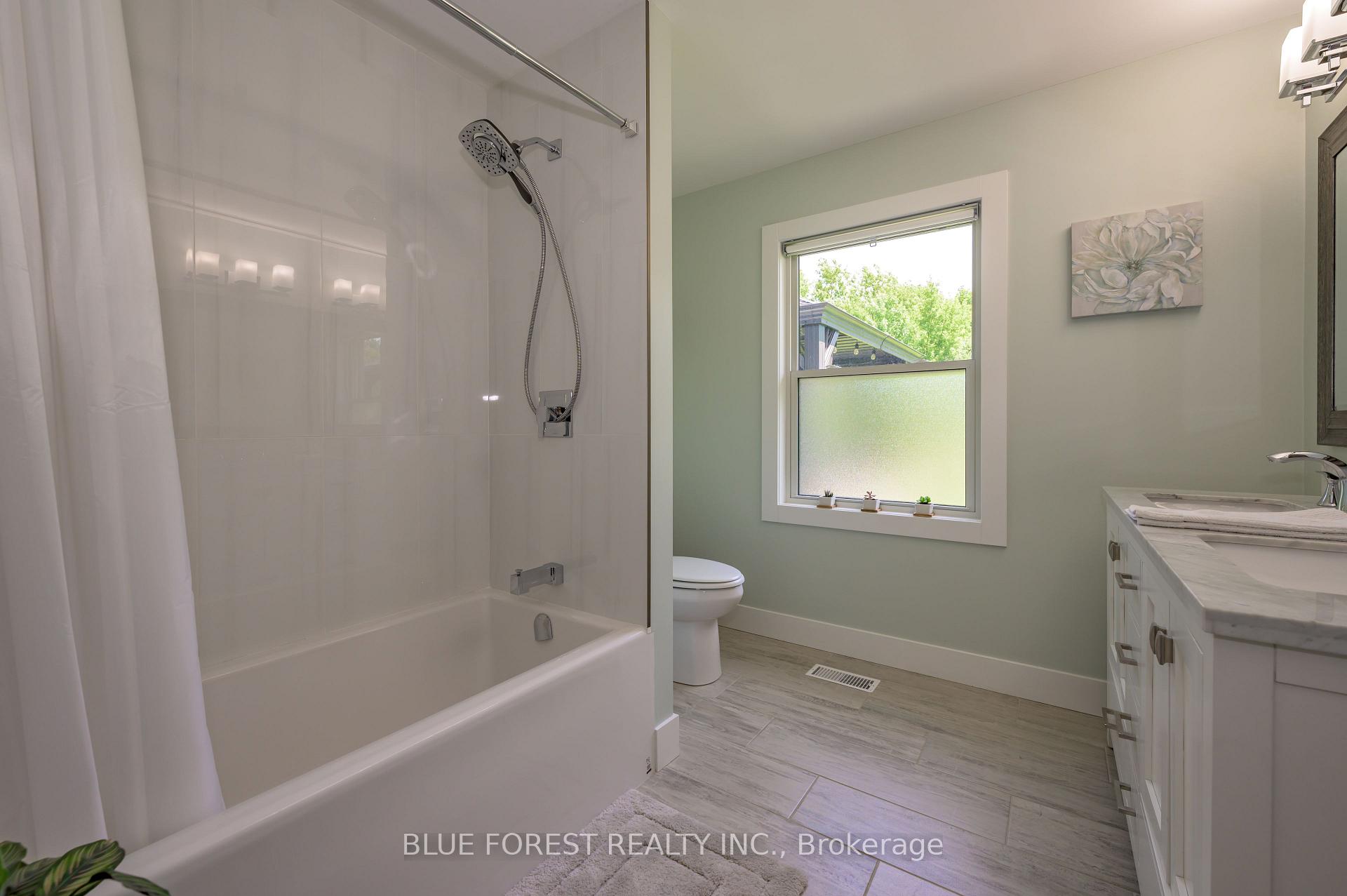 Photo 22 of 966 Glenbanner Road, London, South Y — HOMEH