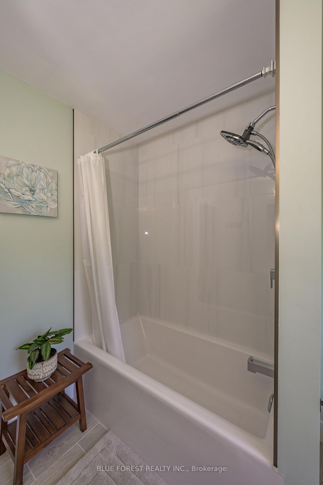 Photo 23 of 966 Glenbanner Road, London, South Y — HOMEH
