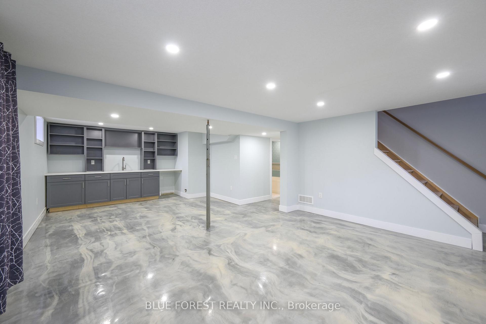 Photo 26 of 966 Glenbanner Road, London, South Y — HOMEH