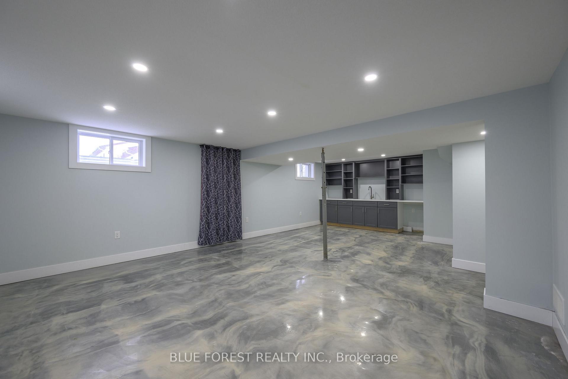 Photo 27 of 966 Glenbanner Road, London, South Y — HOMEH