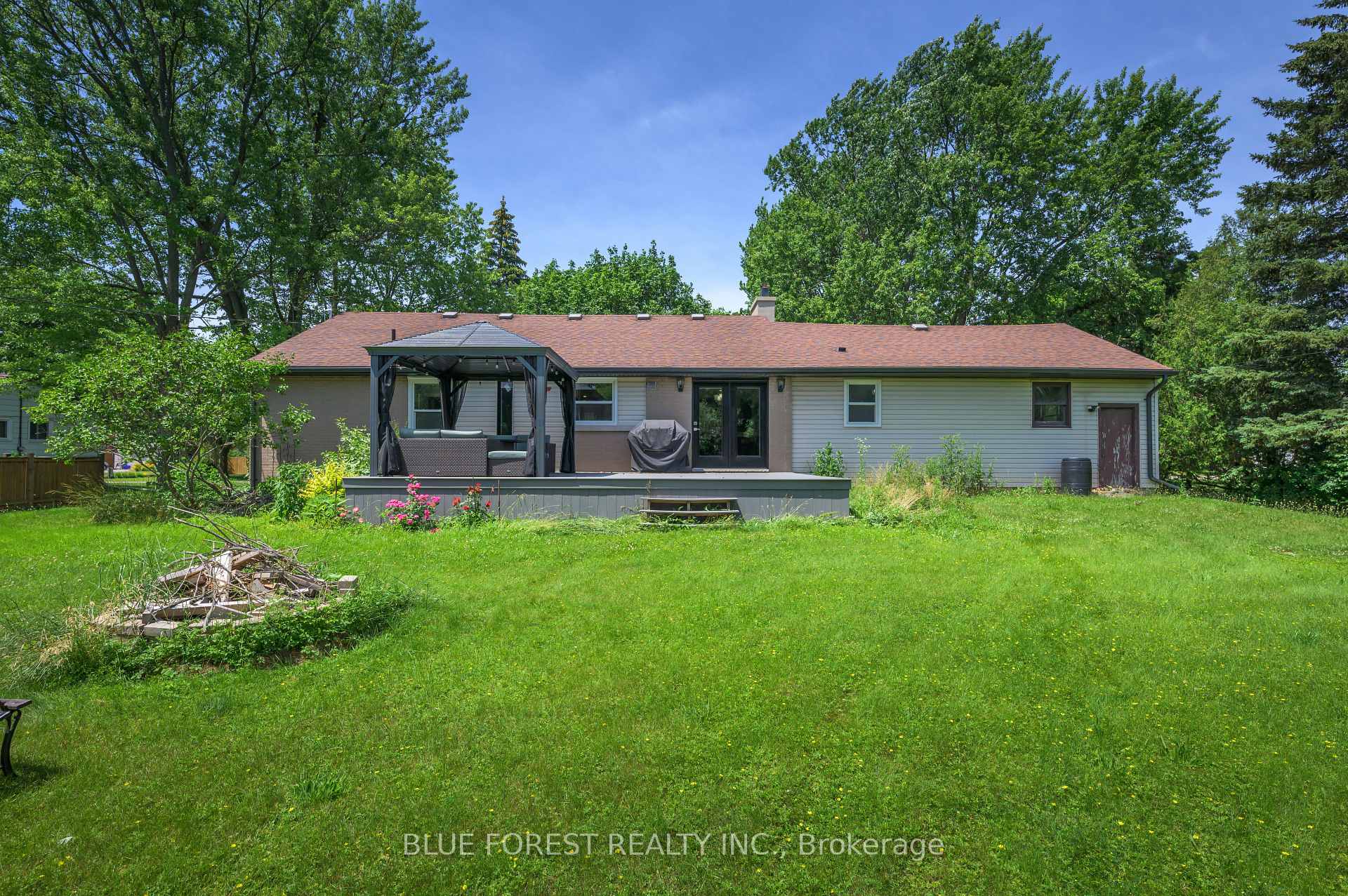Photo 35 of 966 Glenbanner Road, London, South Y — HOMEH