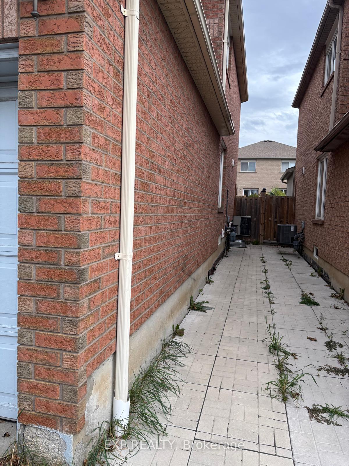 Photo 2 of Unit Lower Level - Bsmnt Only, 5243 Heatherleigh Avenue, Mississauga, East Credit — HOMEH