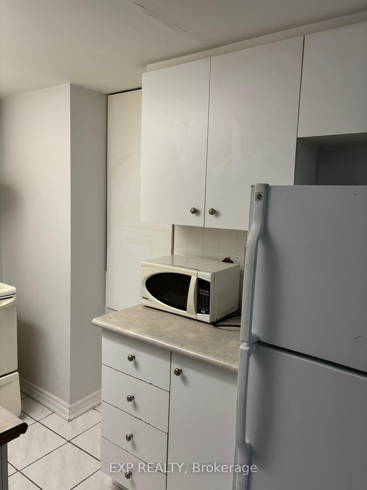 Photo 9 of Unit Lower Level - Bsmnt Only, 5243 Heatherleigh Avenue, Mississauga, East Credit — HOMEH