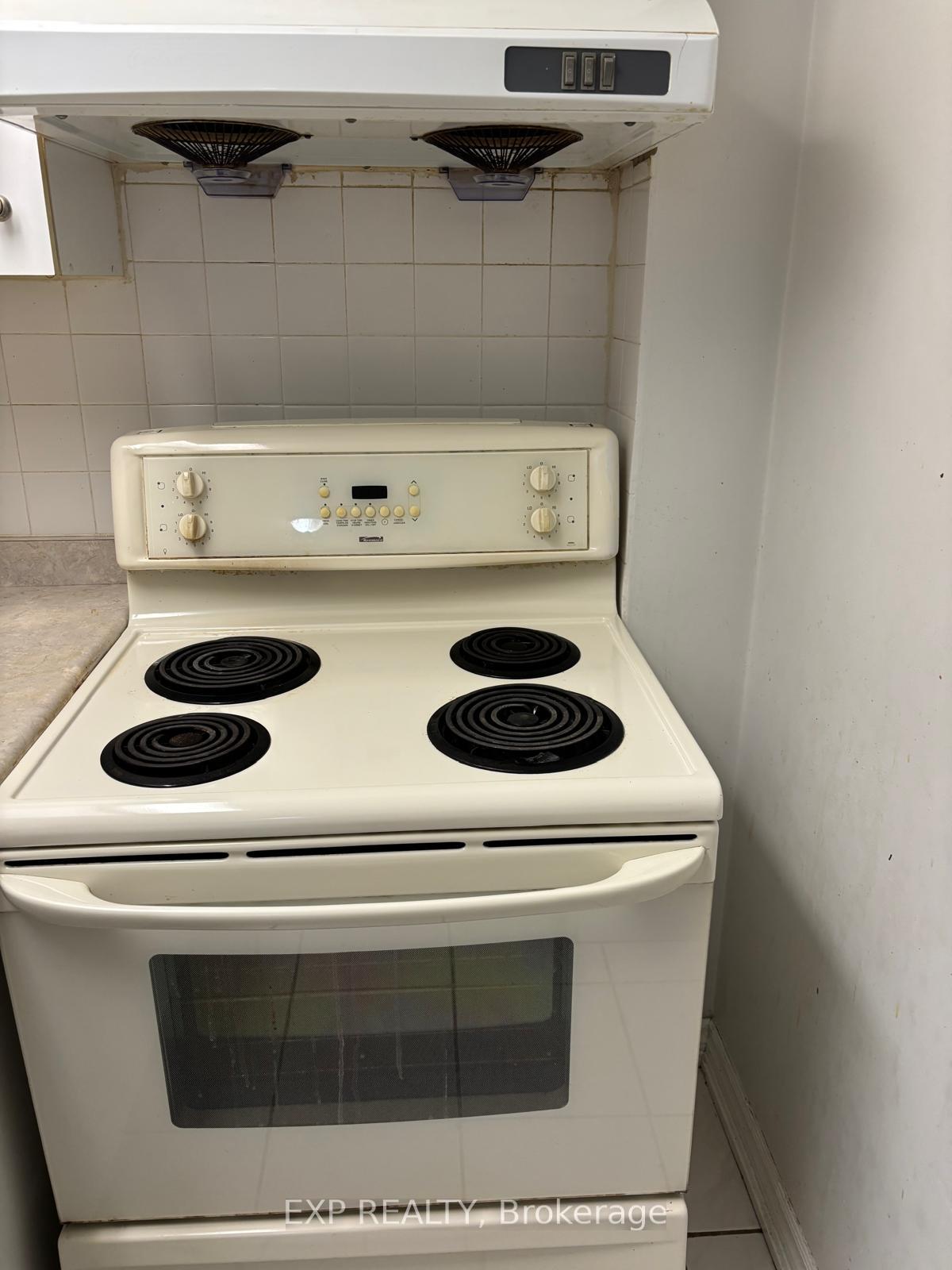 Photo 11 of Unit Lower Level - Bsmnt Only, 5243 Heatherleigh Avenue, Mississauga, East Credit — HOMEH