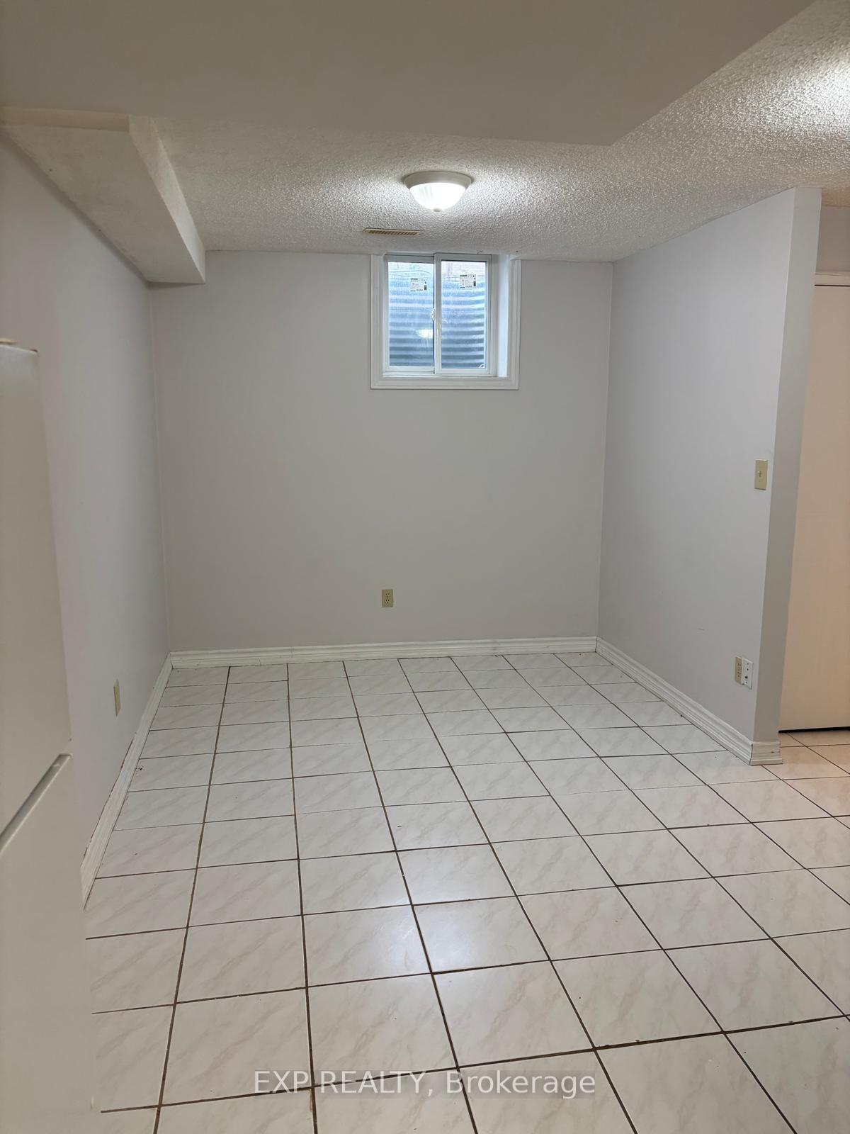 Photo 15 of Unit Lower Level - Bsmnt Only, 5243 Heatherleigh Avenue, Mississauga, East Credit — HOMEH