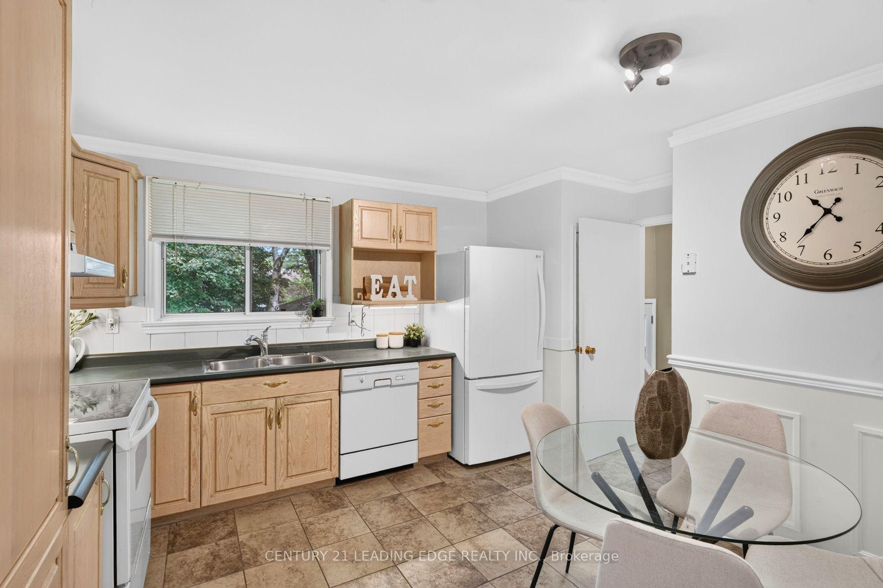Photo 14 of 433 Brownfield Gardens, Scarborough, Rouge — HOMEH