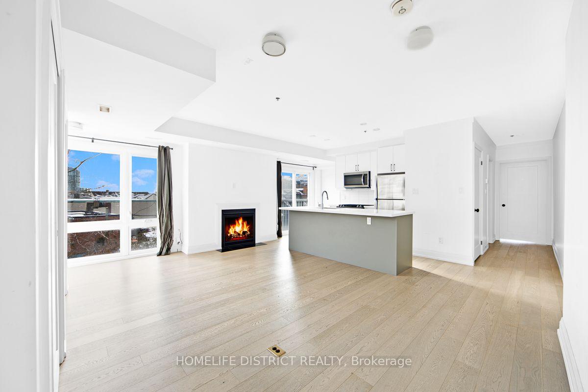 Photo 4 of Unit 200, 243 Niagara Street, Toronto, Niagara — HOMEH