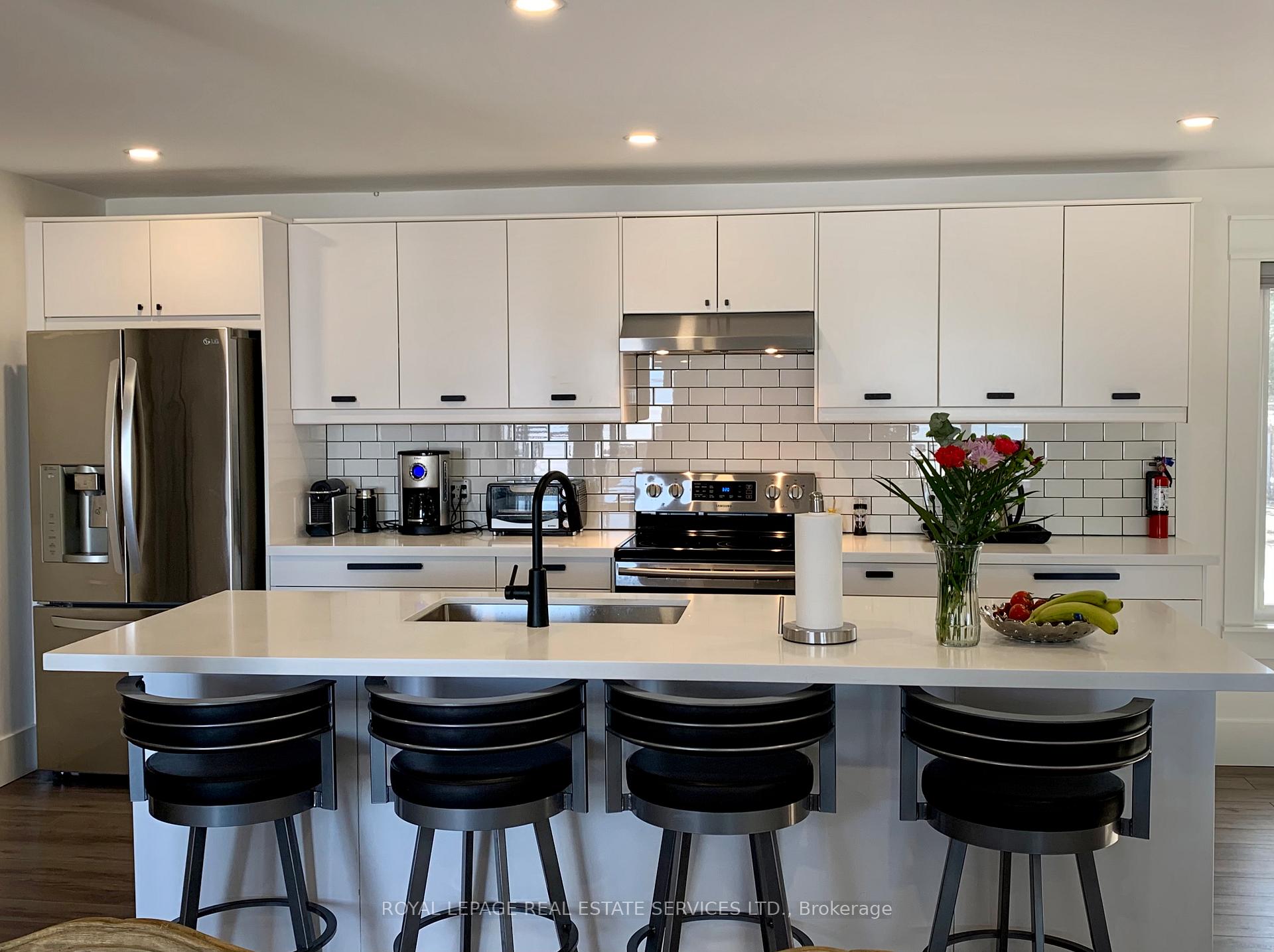 Photo 23 of 4 Crescent Road, Strong — HOMEH